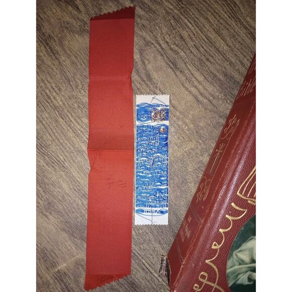 The Holy Bible Illustrated 1955 Catholic Red Christmas Gift w/Bookmark READ PLZ - Picture 13 of 16